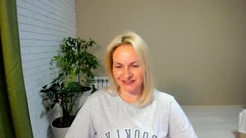 Snapshot of alicee__grace chatting on 01.26.25 Alicee online show from 01.26.25