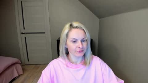 Snapshot of alicee__grace chatting on 03.11.25 Alicee online show from 03.11.25