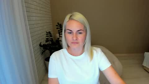 Snapshot of alicee__grace chatting on 09.12.25 Alicee online show from 09.12.25