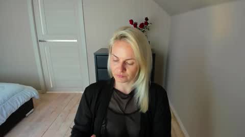 Snapshot of alicee__grace chatting on 09.29.25 Alicee online show from 09.29.25