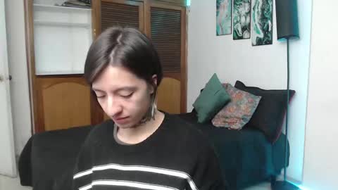 alicee_logan_ online show from 10.29.25
