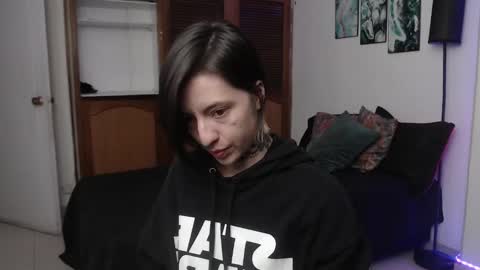 alicee_logan_ online show from 11.18.25