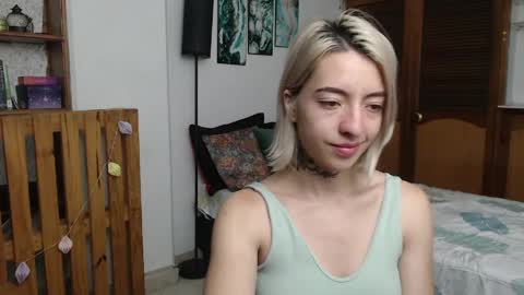 alicee_logan_ online show from 04.05.26