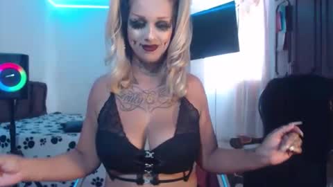 aliceesmiths online show from 10.30.25