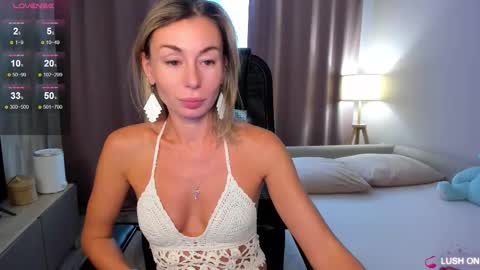 Snapshot of aliceevan chatting on 11.15.25 Daniella online show from 11.15.25