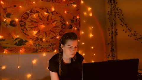 Alice online show from 02.04.26