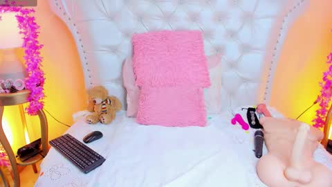 Snapshot of alicelamore chatting on 10.11.25 Alice 3 online show from 10.11.25