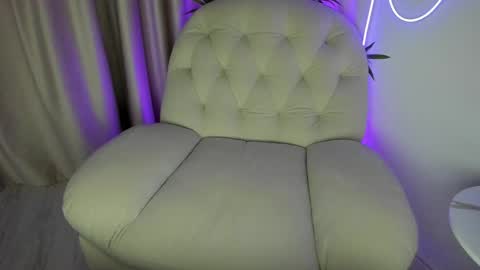 AliceLevine online show from 11.19.25