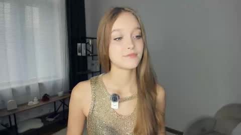 Snapshot of alicemelison chatting on 10.20.25 Serena online show from 10.20.25