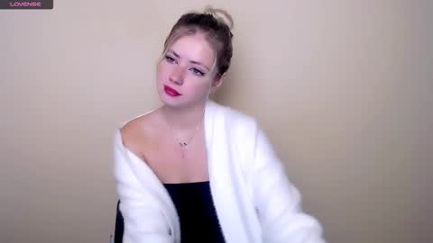 Snapshot of alicemeow_ chatting on 09.18.25 Alice online show from 09.18.25