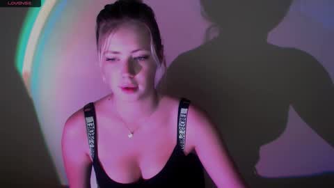 Snapshot of alicemeow_ chatting on 09.25.25 Alice online show from 09.25.25