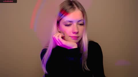 Snapshot of alicemeow_ chatting on 10.01.25 Alice online show from 10.01.25