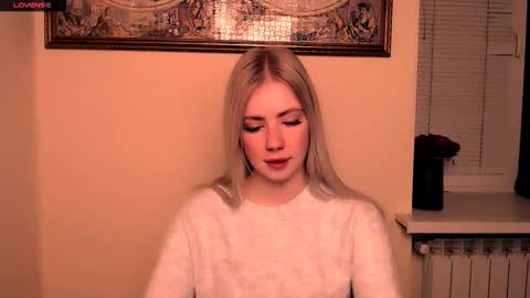 Snapshot of alicemeow_ chatting on 10.19.25 Alice online show from 10.19.25