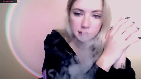 Snapshot of alicemeow_ chatting on 10.31.25 Alice online show from 10.31.25