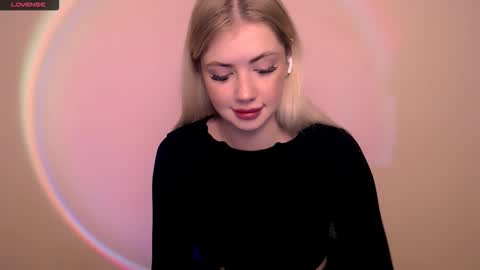 Snapshot of alicemeow_ chatting on 11.14.25 Alice online show from 11.14.25