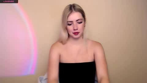 Snapshot of alicemeow_ chatting on 11.20.25 Alice online show from 11.20.25