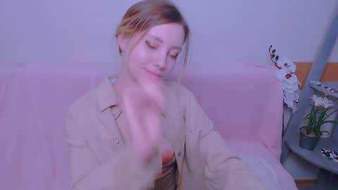 Snapshot of alicemias_ chatting on 03.10.26 Alice online show from 03.10.26