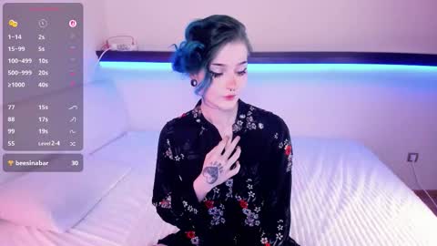 Snapshot of alicentity chatting on 10.05.25 Alice online show from 10.05.25