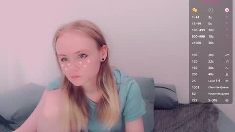 Snapshot of alicenya chatting on 06.10.26 Alice online show from 06.10.26