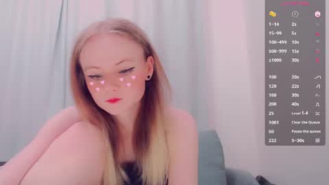 Snapshot of alicenya chatting on 06.11.26 Alice online show from 06.11.26