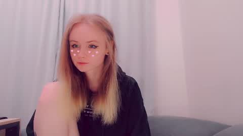 Snapshot of alicenya chatting on 06.25.26 Alice online show from 06.25.26