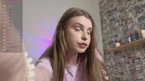 Snapshot of aliceparis69 chatting on 12.21.25 Alice online show from 12.21.25