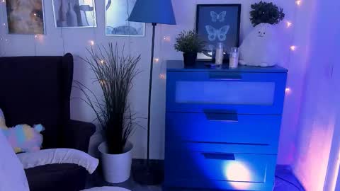 Snapshot of alicepopsy chatting on 11.30.25 Alice online show from 11.30.25