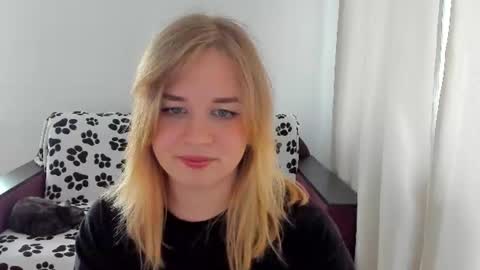 Snapshot of alicepopsy chatting on 06.18.26 Alice online show from 06.18.26