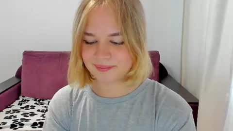 Snapshot of alicepopsy chatting on 07.20.26 Alice online show from 07.20.26
