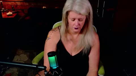 Alices Curiosity online show from 12.17.25