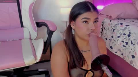 A L I C E  T H U N D E R online show from 11.02.25