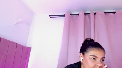 A L I C E  T H U N D E R online show from 11.23.25