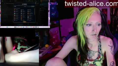 Snapshot of alicewonder52 chatting on 04.02.26 Alice online show from 04.02.26