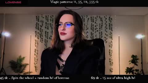 Snapshot of alicia_art_ chatting on 06.13.26 Alicia online show from 06.13.26