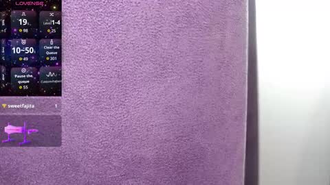 Snapshot of alicia_beggs chatting on 10.23.25 alicia beggs online show from 10.23.25