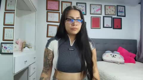 Snapshot of alicia_rainbow chatting on 04.08.26 alicia_rainbow online show from 04.08.26