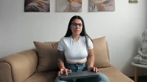Snapshot of alicia_rainbow chatting on 05.26.26 alicia_rainbow online show from 05.26.26