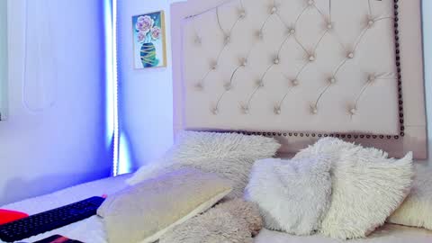       online show from 02.01.25