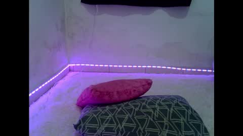 Snapshot of aliciaaxiom chatting on 01.09.25 Alicia Axiom online show from 01.09.25