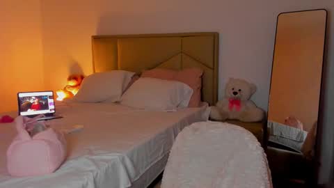 aliciabiden online show from 12.18.25