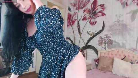 Snapshot of aliciabow chatting on 10.27.25 Veronica online show from 10.27.25