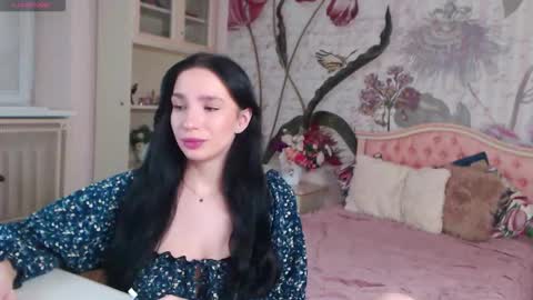 Snapshot of aliciabow chatting on 11.16.25 Veronica online show from 11.16.25