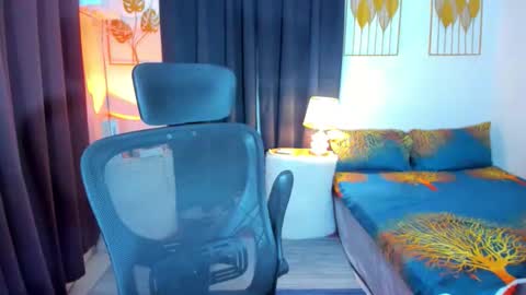 Snapshot of aliciacum chatting on 10.01.25 aliciacum online show from 10.01.25