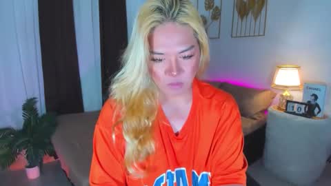 Snapshot of aliciacum chatting on 11.15.25 aliciacum online show from 11.15.25