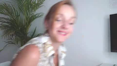 Alicia online show from 10.15.25