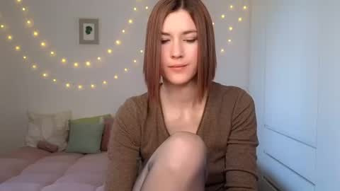 Snapshot of alicianoveli chatting on 06.22.26 alicianoveli online show from 06.22.26