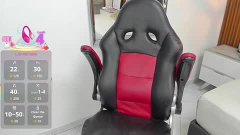 Snapshot of aliciatarly chatting on 10.30.25 ALICIA online show from 10.30.25