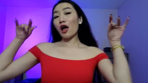 Alicia Hebi online show from 10.26.25