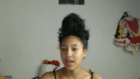 Snapshot of alicie_sexy_hot_20 chatting on 02.18.25 ana online show from 02.18.25