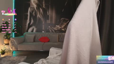 Snapshot of aliessia chatting on 11.21.25 Aliessia online show from 11.21.25